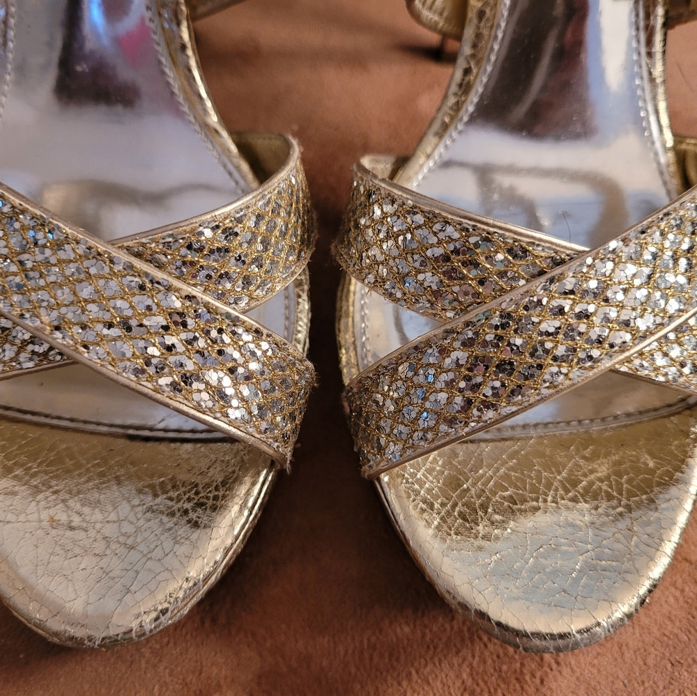 Gold metallic